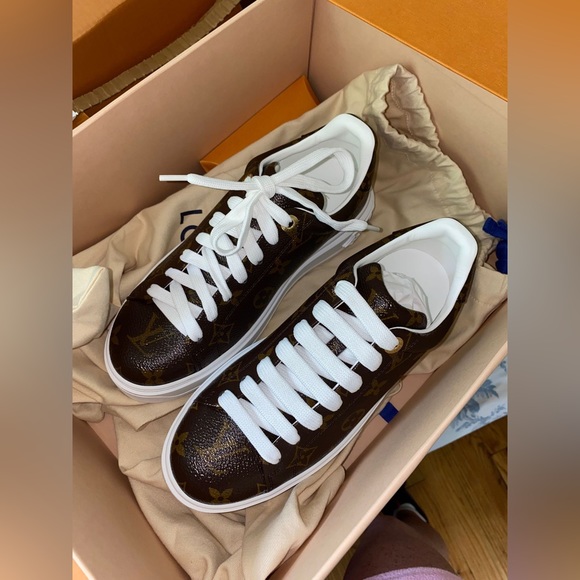 Brand new Louis Vuitton sneakers - Picture 2 of 7
